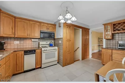 1 Buena Vista Ave, Hawthorne, NJ 07506 - Photo 9