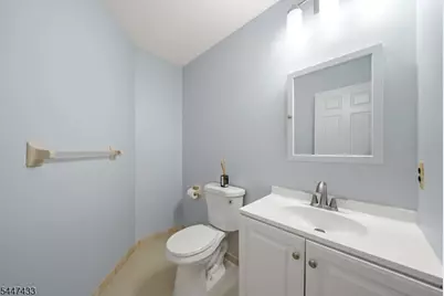 35 Mulford Dr, Wayne, NJ 07470 - Photo 9