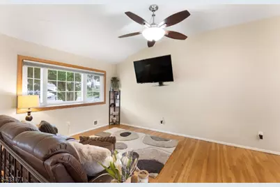 35 Saint Marys Dr, Roxbury Township, NJ 07876 - Photo 5