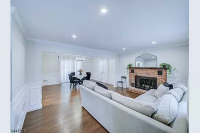 1915 Crescent Pkwy, Linden, NJ 07036 - Photo 13