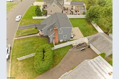 1915 Crescent Pkwy, Linden, NJ 07036 - Photo 5