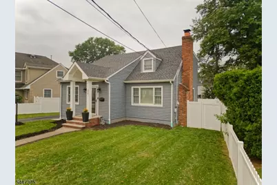 1915 Crescent Pkwy, Linden, NJ 07036 - Photo 3