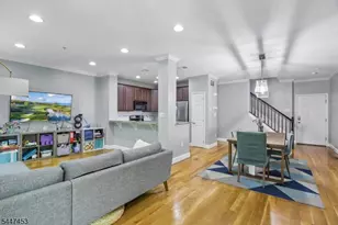 118 Donato Cir, Scotch Plains Township, NJ 07076 - Photo 5