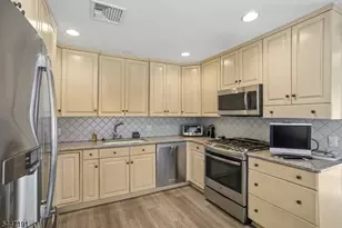 26 Almroth Dr, Wayne, NJ 07470 - Photo 11