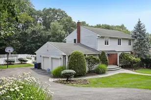 26 Almroth Dr, Wayne, NJ 07470 - Photo 3
