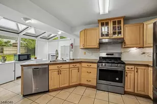 25 Lake Dr W, Wayne, NJ 07470 - Photo 11