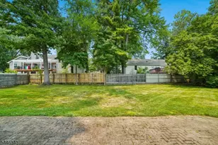 25 Lake Dr W, Wayne, NJ 07470 - Photo 35