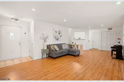 203 Rip Van Dam Ct, Montgomery Township, NJ 08502 - Photo 5