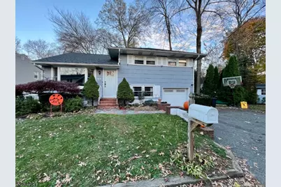 10 Sunset Trl, Denville, NJ 07834 - Photo 1