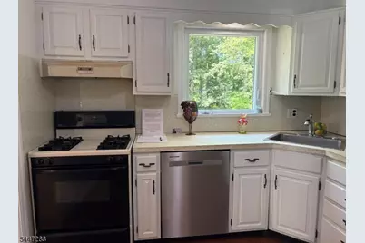 33 Longacre Drive, Livingston, NJ 07039 - Photo 9