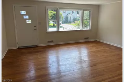 33 Longacre Drive, Livingston, NJ 07039 - Photo 3