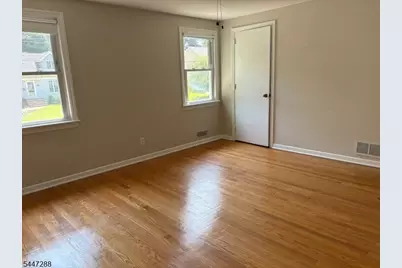 33 Longacre Drive, Livingston, NJ 07039 - Photo 11