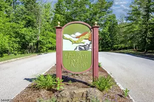 158 Falcon Ridge Way, Hamburg, NJ 07419 - Photo 11