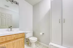 158 Falcon Ridge Way, Hamburg, NJ 07419 - Photo 5
