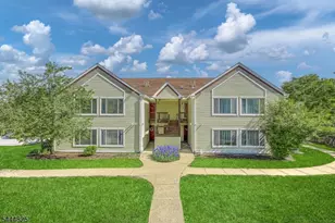 158 Falcon Ridge Way, Hamburg, NJ 07419 - Photo 1