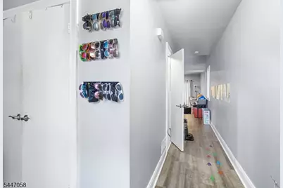 21 Sherwood Ct, Raritan Township, NJ 08822 - Photo 5