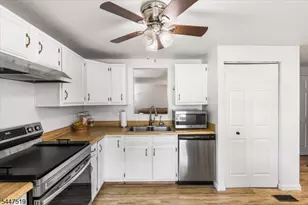 108 Constitution Way, Franklin, NJ 07416 - Photo 5