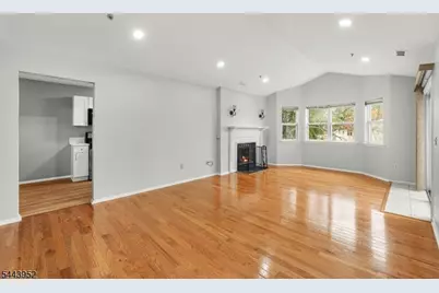 351 Ventnor Ct, Piscataway Township, NJ 08854 - Photo 3