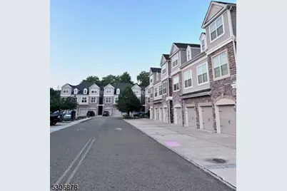 204 Welsh Pl, Morris Plains, NJ 07950 - Photo 3