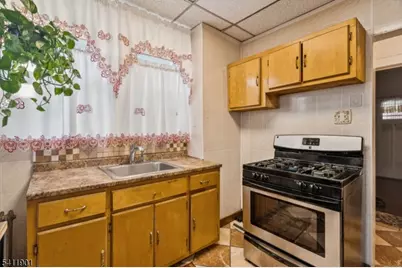 7 Wolf Pl, Irvington, NJ 07111 - Photo 23