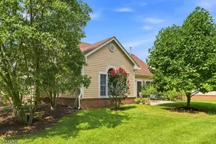 47 Hedge Row Rd, Plainsboro Township, NJ 08540 - Photo 27