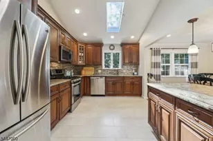 63 Whitney Dr, Berkeley Heights Township, NJ 07922 - Photo 9