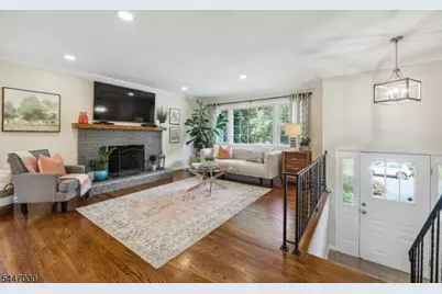 63 Whitney Dr, Berkeley Heights Township, NJ 07922 - Photo 3