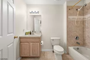 186 Sunshine Dr, Piscataway Township, NJ 08854 - Photo 19