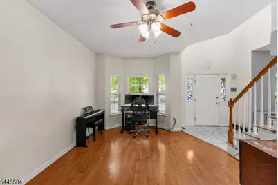 186 Sunshine Dr, Piscataway Township, NJ 08854 - Photo 9