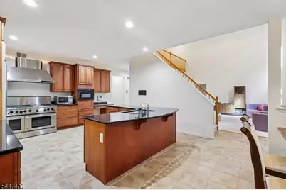 8 Pring Ct, West Orange Township, NJ 07052 - Photo 11