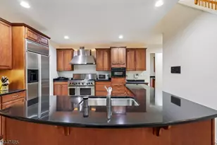 8 Pring Ct, West Orange Township, NJ 07052 - Photo 9