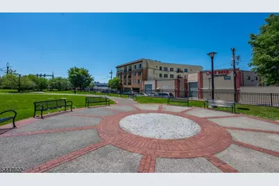 15-19 Tichenor Ln #406, Newark, NJ 07114 - Photo 3