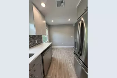 20 Van Dyke Pl #2, Summit, NJ 07901 - Photo 7