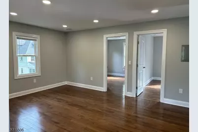 20 Van Dyke Pl #2, Summit, NJ 07901 - Photo 3