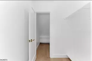 113 5 Oak St, Jersey City, NJ 07304 - Photo 11