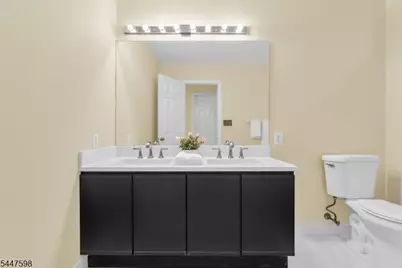 154 Leeds Ct #154, Madison, NJ 07940 - Photo 17