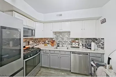 337 18th Ave, Newark, NJ 07108 - Photo 29