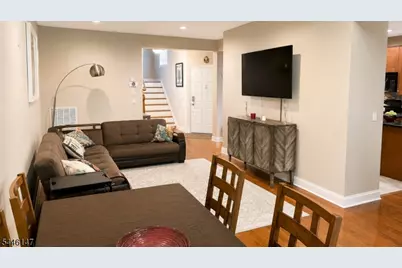 28 Camlet Ct, Roseland, NJ 07068 - Photo 3