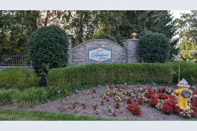 28 Camlet Ct, Roseland, NJ 07068 - Photo 15