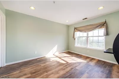 146 Summit Rdg, Pompton Lakes, NJ 07442 - Photo 19
