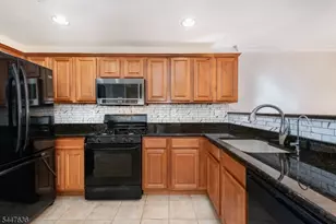 146 Summit Ridge, Pompton Lakes, NJ 07442 - Photo 3