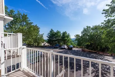 146 Summit Rdg, Pompton Lakes, NJ 07442 - Photo 11