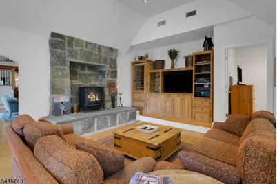 9 Beacon Hill Dr, Chester, NJ 07930 - Photo 17