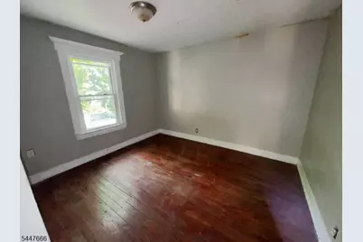 332 S 19th St, Newark, NJ 07103 - Photo 9