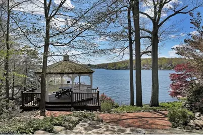 54 Halsey Is, Jefferson Township, NJ 07849 - Photo 9