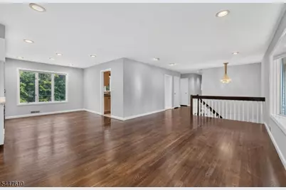 29 Tiffany Dr, Livingston, NJ 07039 - Photo 5