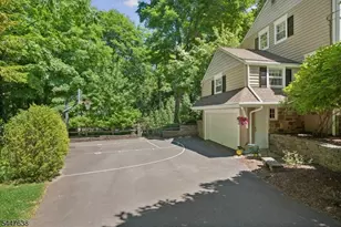75 Club Dr, New Providence, NJ 07901 - Photo 3