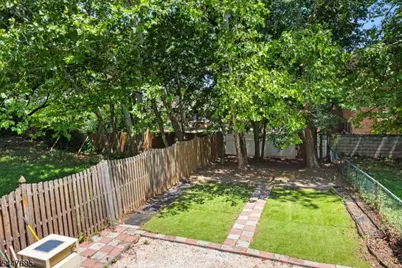 4 Dandridge Dr, Newark, NJ 07108 - Photo 13