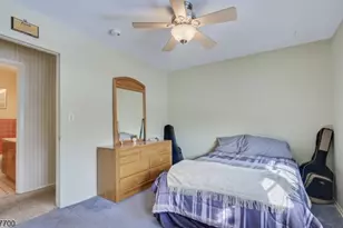 19 Annette Dr, Edison, NJ 08820 - Photo 31