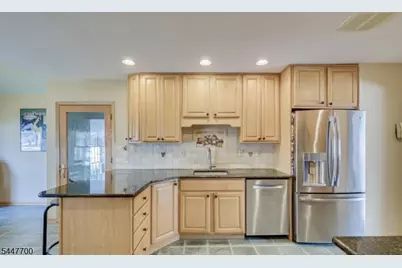 19 Annette Dr, Edison, NJ 08820 - Photo 17